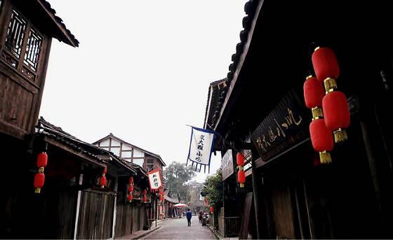 潘粤明、张雨绮新剧《鬼吹灯之龙岭迷窟》杀青,王胖子竟由他饰演